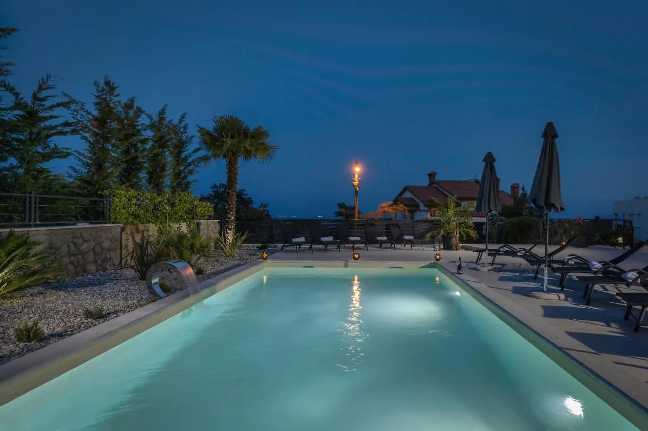 Villa Adriatic, Apartment Chiara With Sea View And Heated Swimming Pool, Free Private Parking, Ičići Chorvatsko
