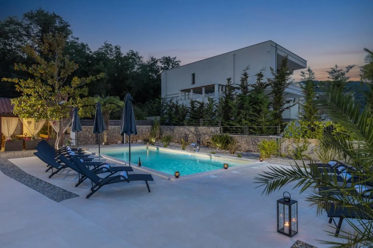 Villa Adriatic, Apartment Chiara With Sea View And Heated Swimming Pool, Free Private Parking, Icici Croatia