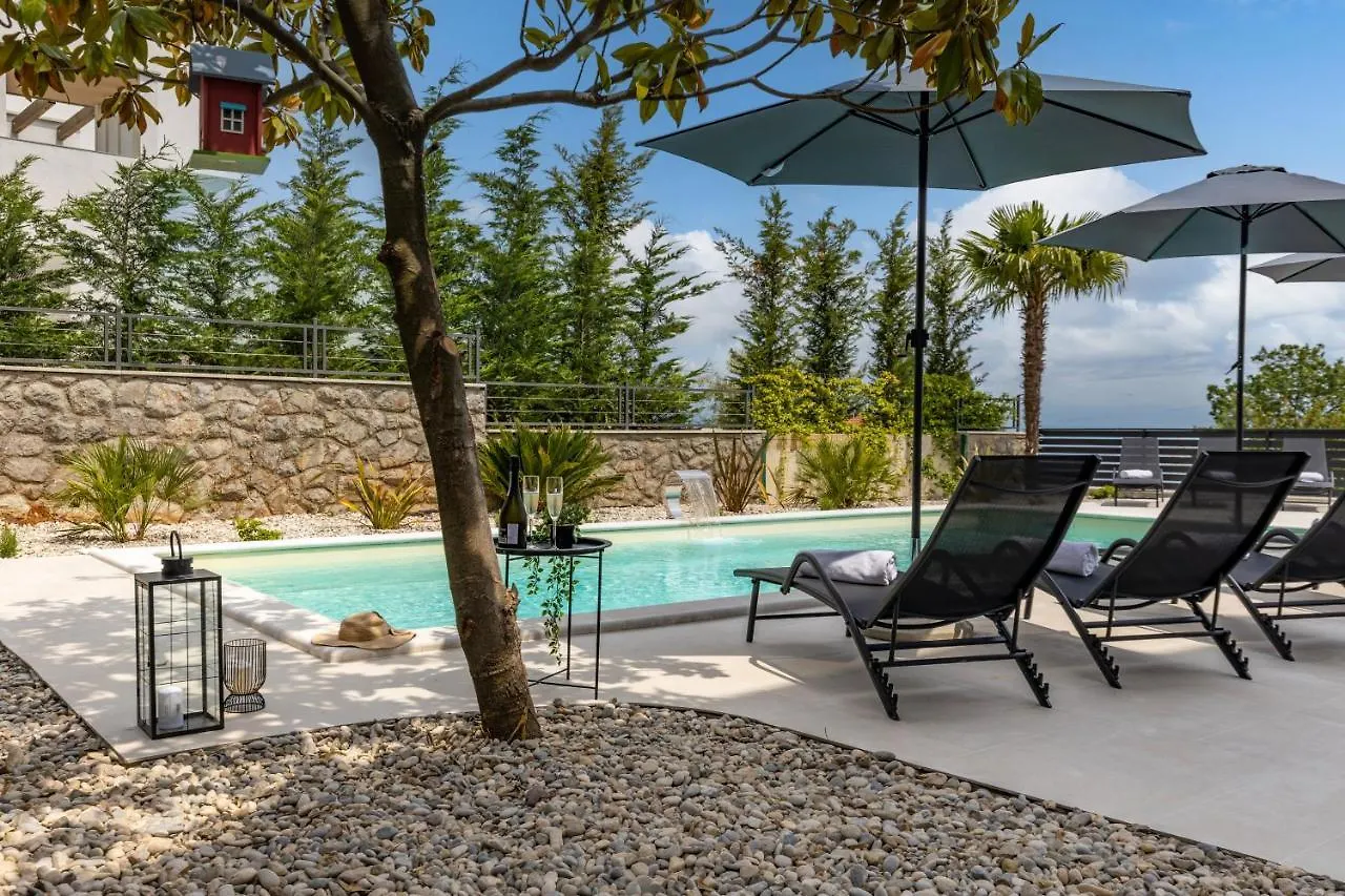Villa Adriatic, Apartment Chiara With Sea View And Heated Swimming Pool, Free Private Parking, Icici
