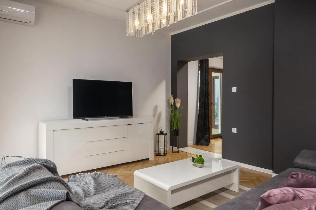 Villa Adriatic, Apartment Chiara With Sea View And Heated Swimming Pool, Free Private Parking, Icici