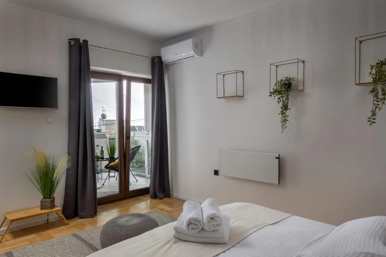 Villa Adriatic, Apartment Chiara With Sea View And Heated Swimming Pool, Free Private Parking, Icici