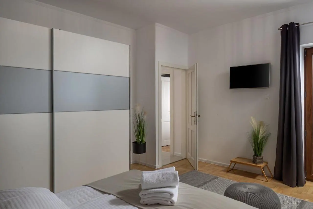 Villa Adriatic, Apartment Chiara With Sea View And Heated Swimming Pool, Free Private Parking, Icici 0*,