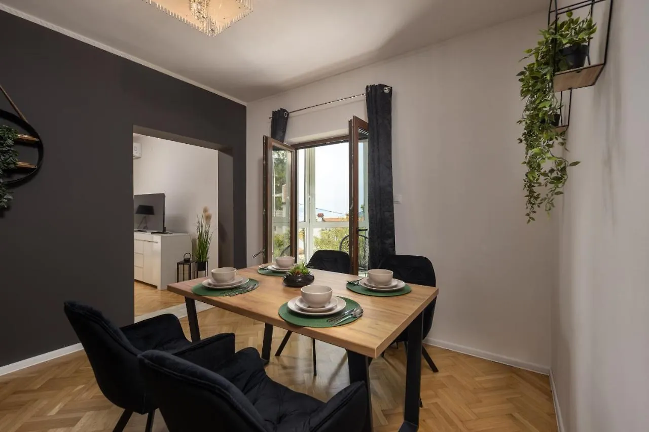 Villa Adriatic, Apartment Chiara With Sea View And Heated Swimming Pool, Free Private Parking, Icici